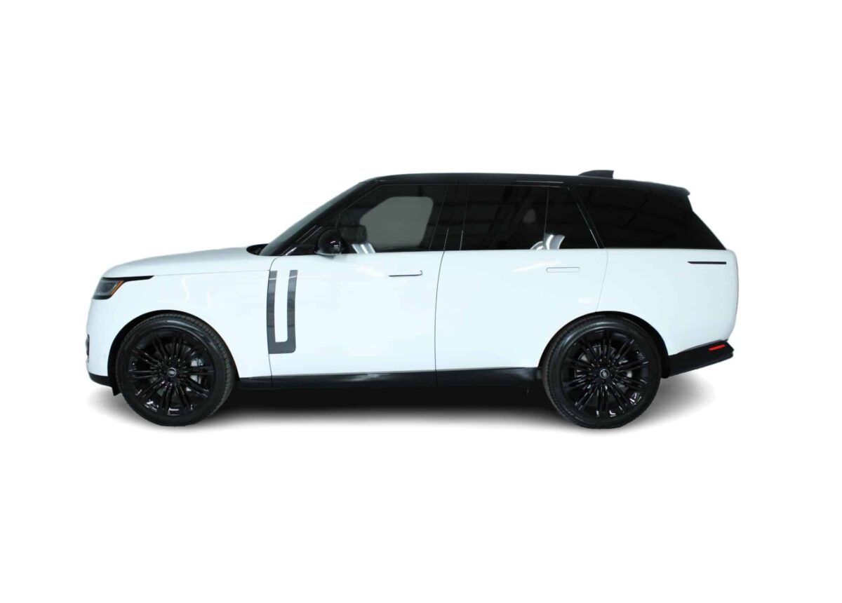 Range Rover Vogue Side view