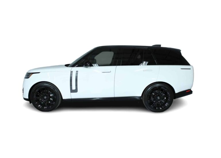 Range Rover Vogue Side view